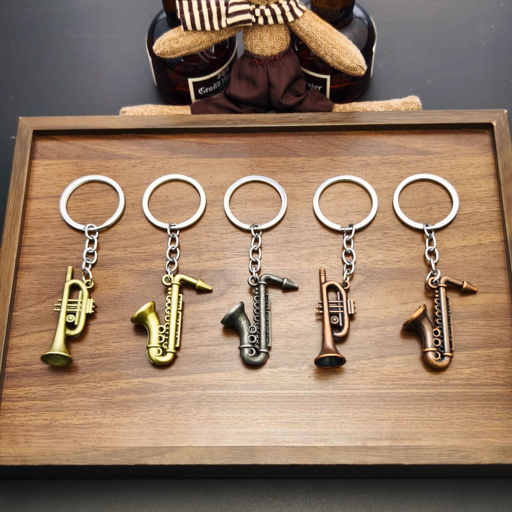 Retro Mini Saxophone Car Keych - Musical Instrument Lyre recension och pris